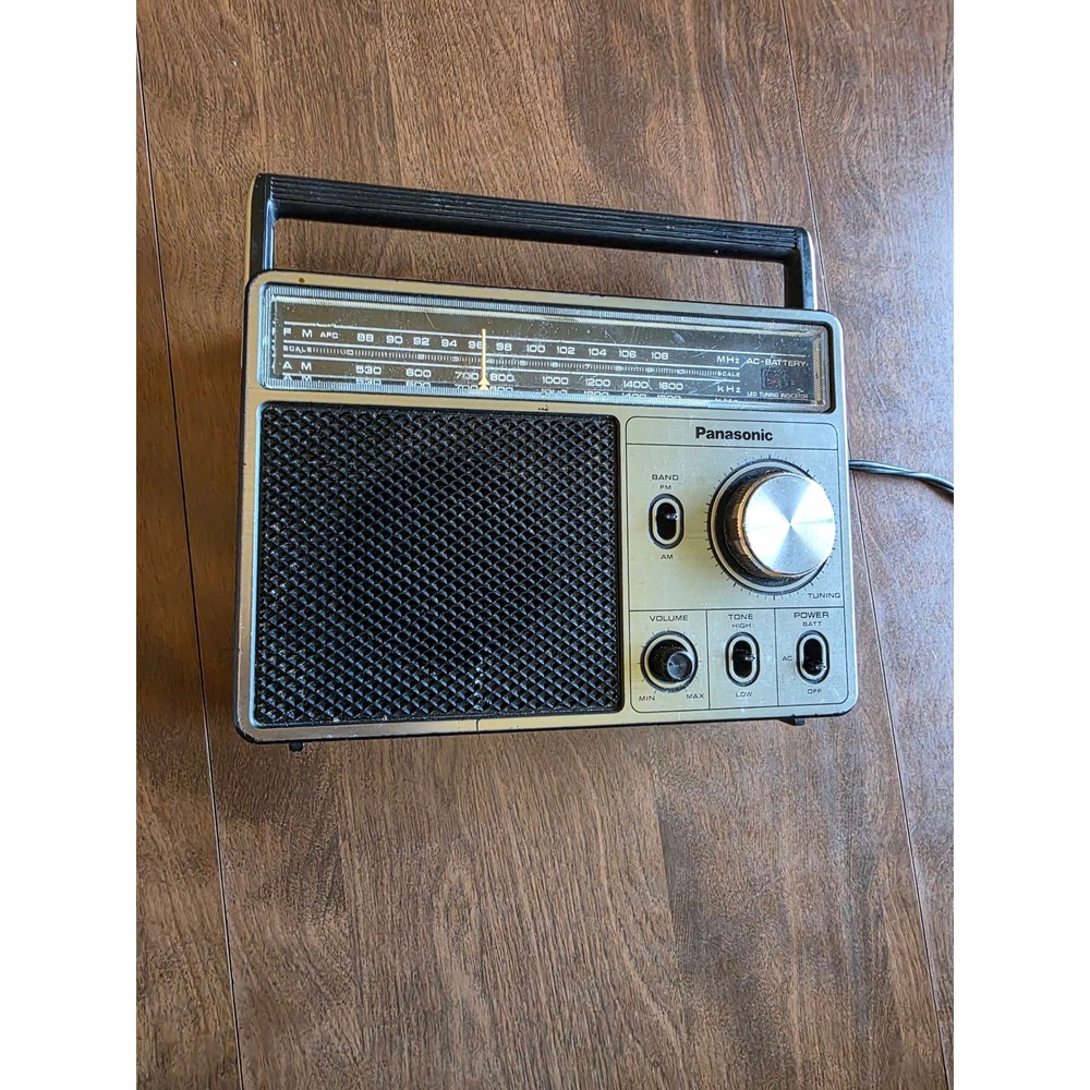Panasonic RF-567D Portable AM FM Transistor Radio Vintage Silver Black Japan